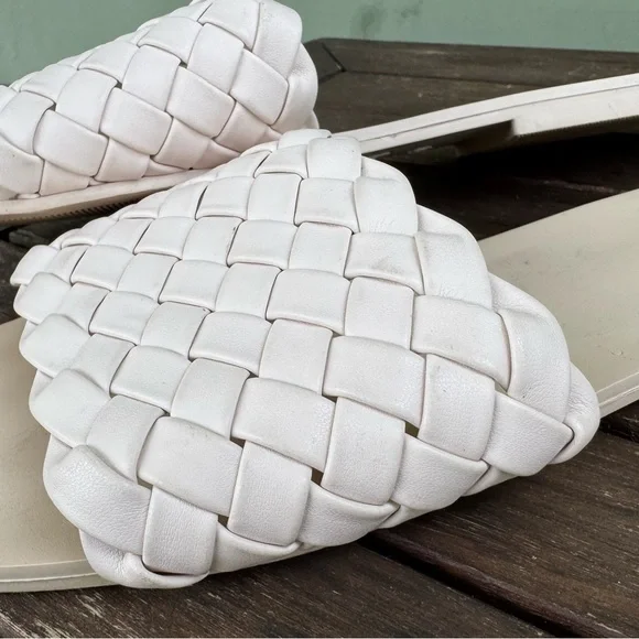 Tahari White Woven Leather Sandals Elegant Slip-On - Picture 5 of 7
